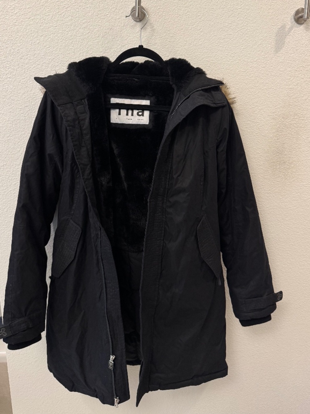 Aritzia TNA Summit Parka Black Perfect Condition